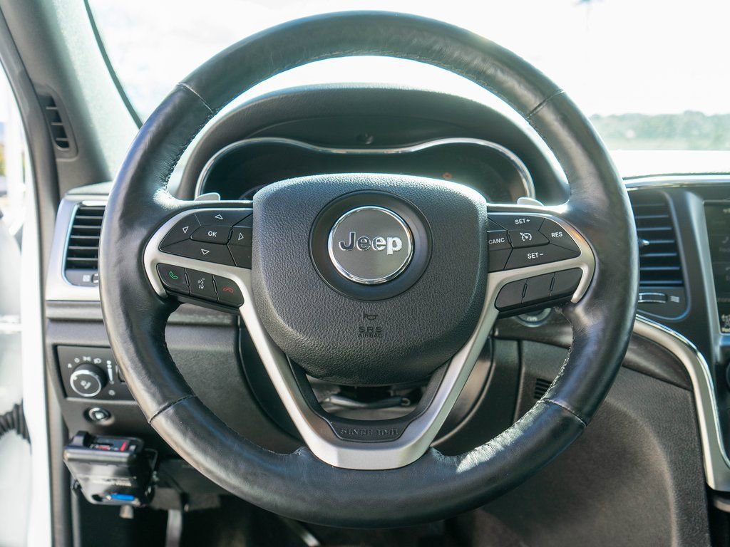 Used 2017 Jeep Grand Cherokee Altitude image 16