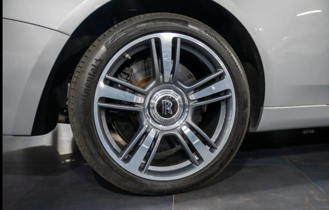 Used 2014 Rolls-Royce Wraith image 16