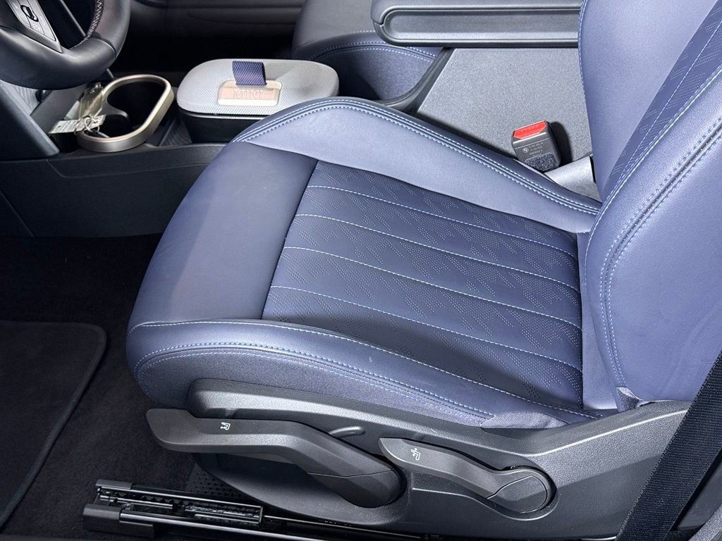 Certified 2025 MINI Cooper 2-Door Hardtop FWD image 22