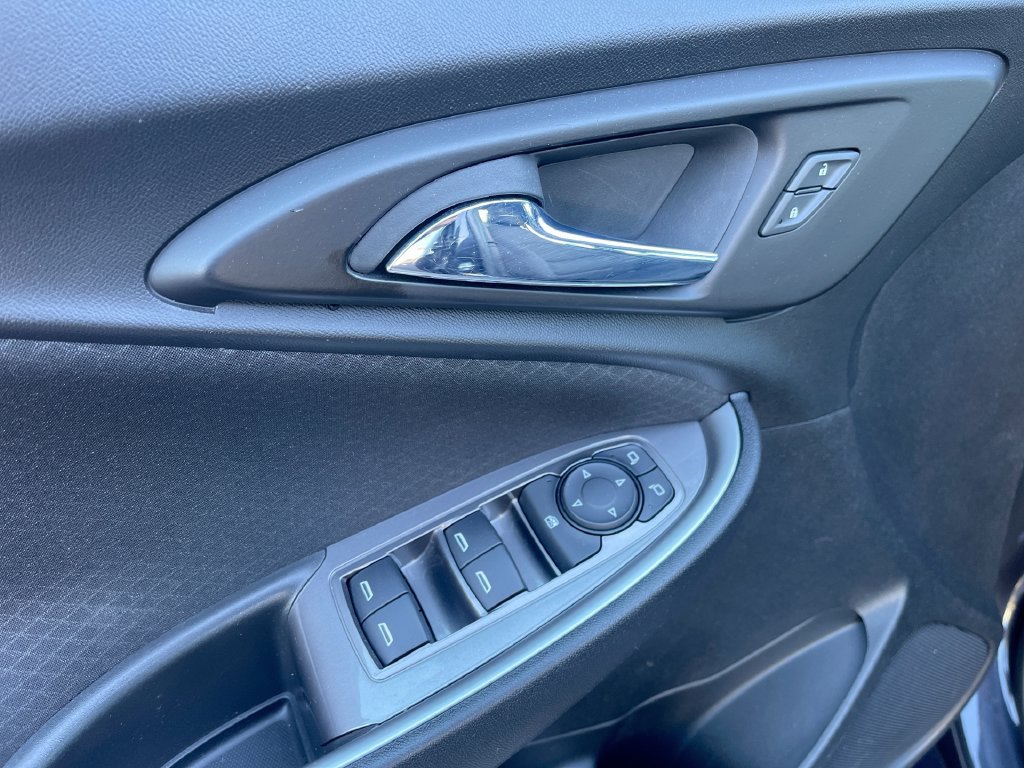 Used 2023 Chevrolet Malibu LS FWD image 21