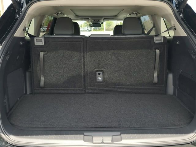 New 2026 Toyota Highlander Platinum AWD/4WD image 13