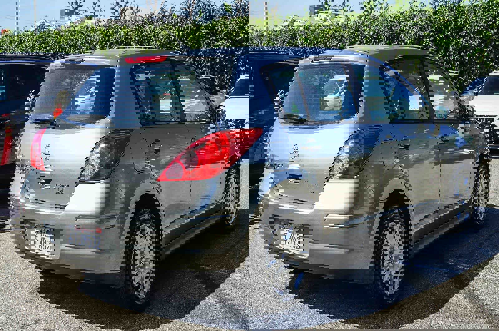 Used 2012 Nissan Versa 1.8 S w/ Plus Pkg image 4