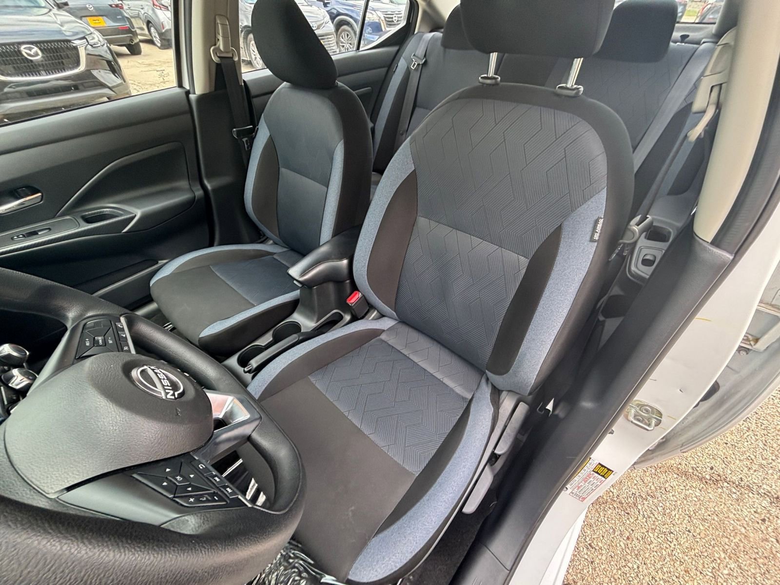 Used 2025 Nissan Versa SV FWD image 34