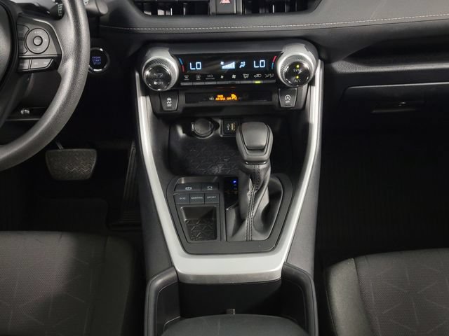 Used 2025 Toyota RAV4 XLE FWD image 19