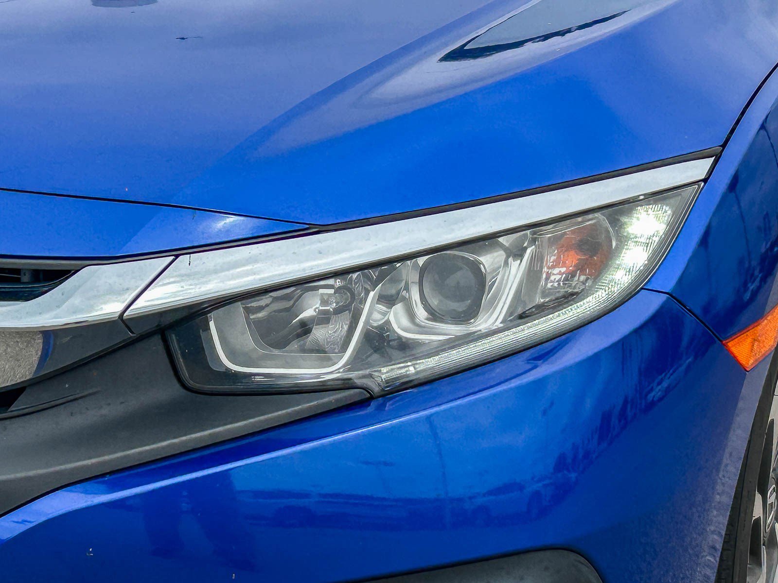 Used 2018 Honda Civic EX image 5