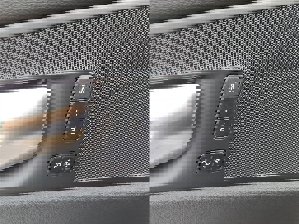 New 2026 Volvo XC60 B5 Plus w/ Protection Package Premier image 12