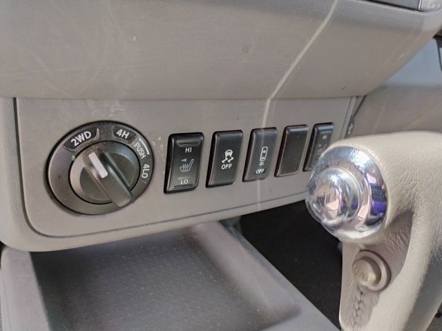 Used 2019 Nissan Frontier SL image 16