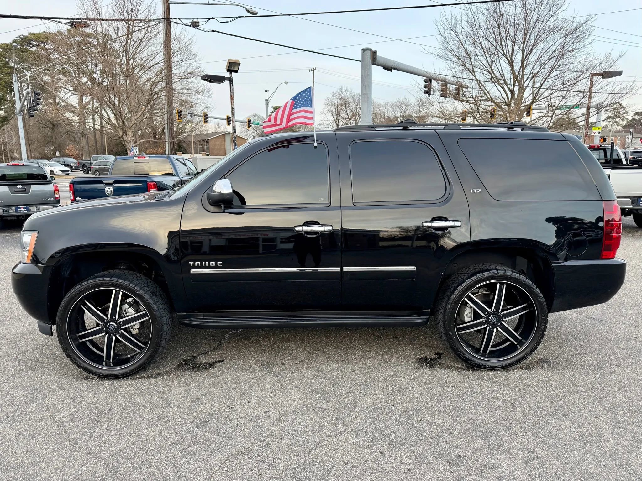 Used 2013 Chevrolet Tahoe LTZ image 2