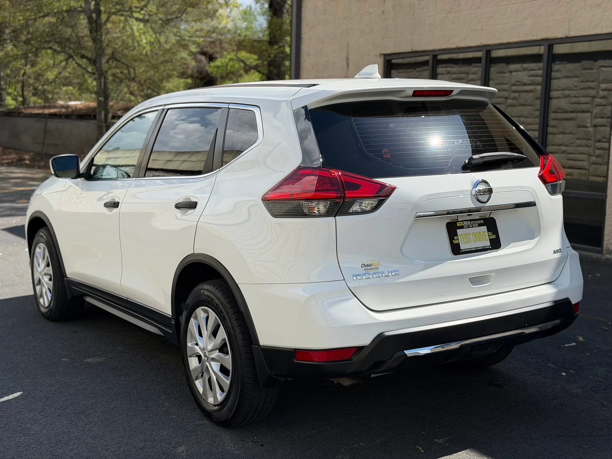 Used 2017 Nissan Rogue S AWD/4WD image 9