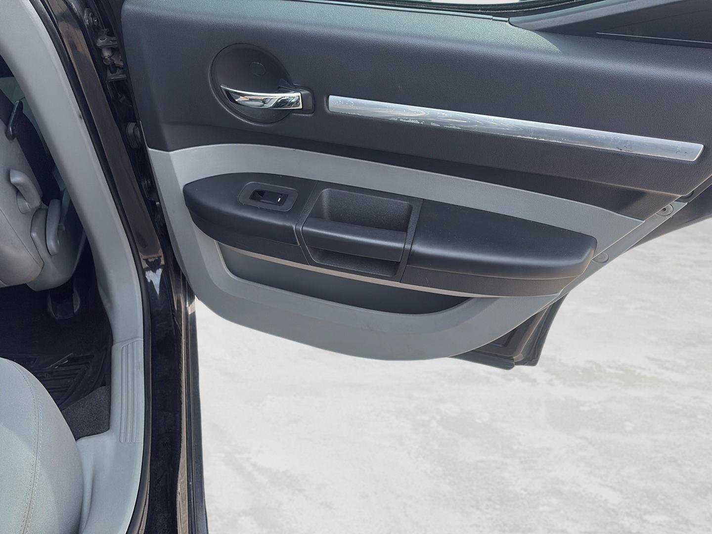 Used 2010 Dodge Charger SXT RWD image 31