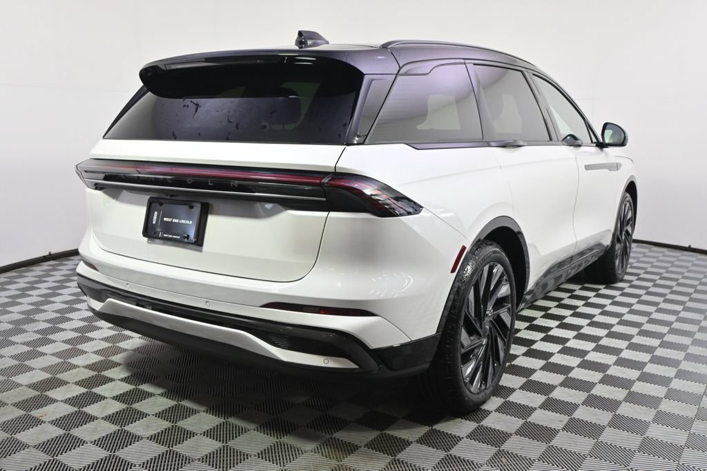 New 2026 Lincoln Nautilus Reserve w/ Jet Appearance Package AWD/4WD image 6