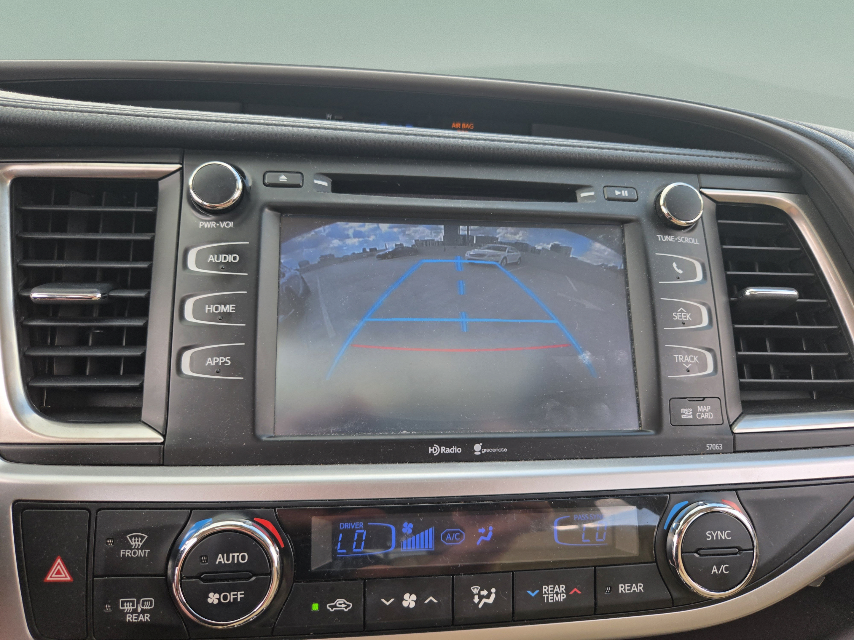 Used 2014 Toyota Highlander XLE FWD image 20