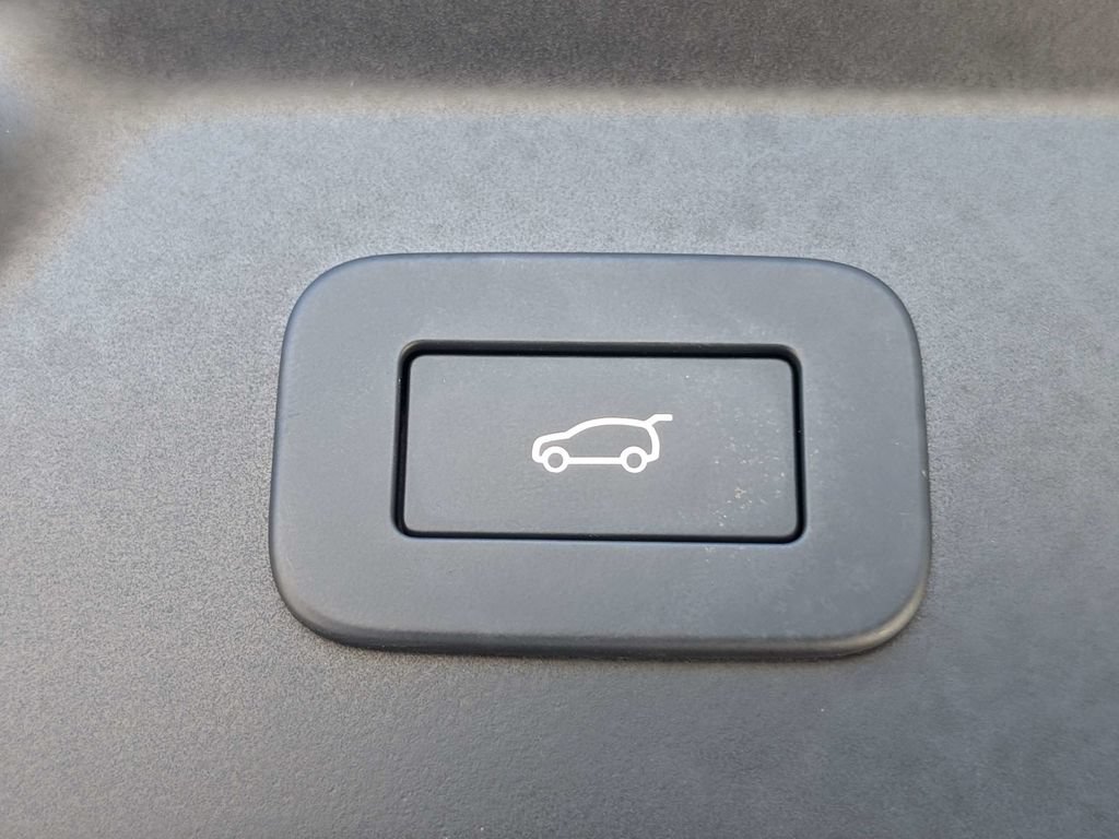 Certified 2026 Land Rover Range Rover Velar Dynamic SE AWD/4WD image 15