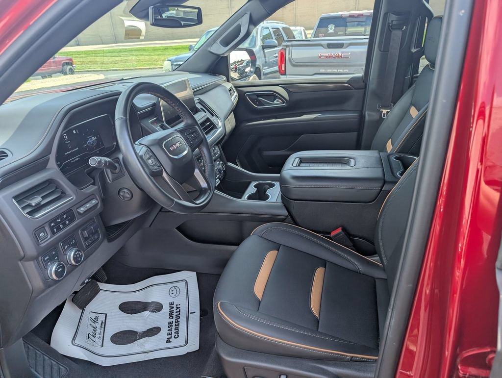 Used 2024 GMC Yukon XL AT4 w/ Technology Package AWD/4WD image 14