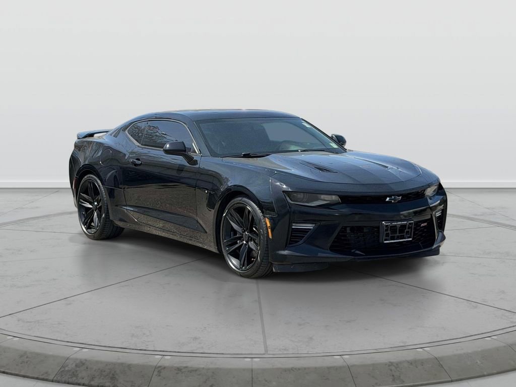 Used 2018 Chevrolet Camaro SS RWD image 1