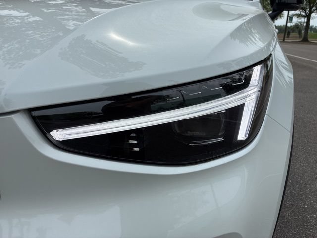 New 2026 Volvo XC40 B5 Ultra w/ Protection Package Premier AWD/4WD image 11