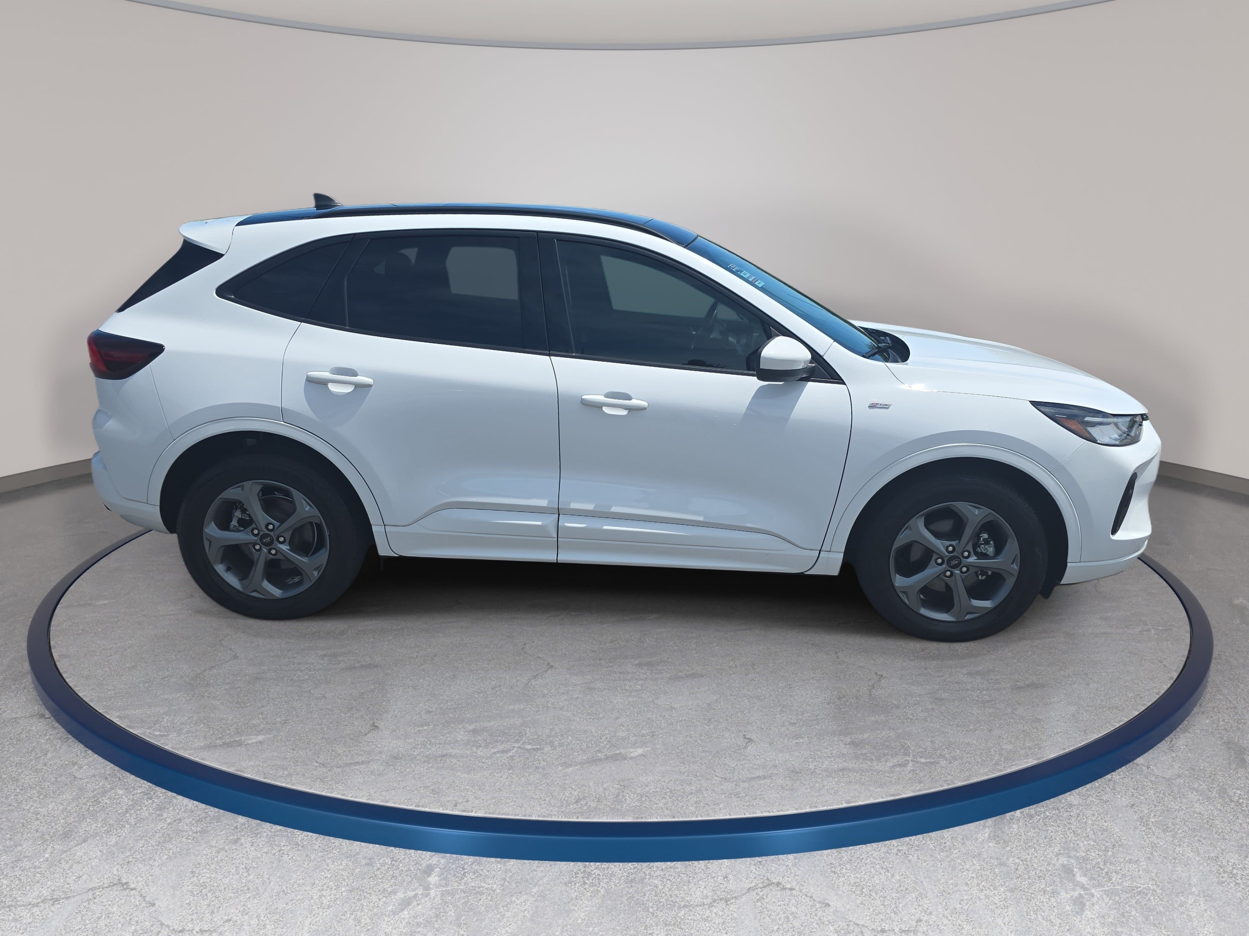 Used 2023 Ford Escape ST-Line Select w/ Tech Pack #1 AWD/4WD image 4