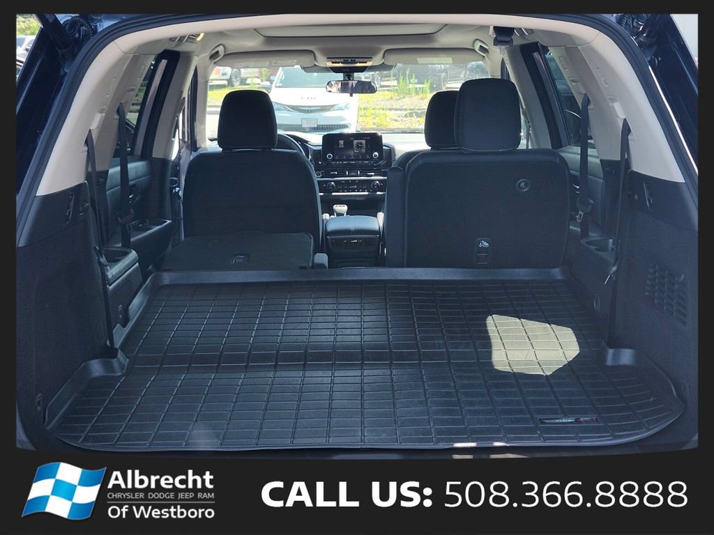 Used 2024 Nissan Pathfinder SV w/ SV Premium Package AWD/4WD image 35