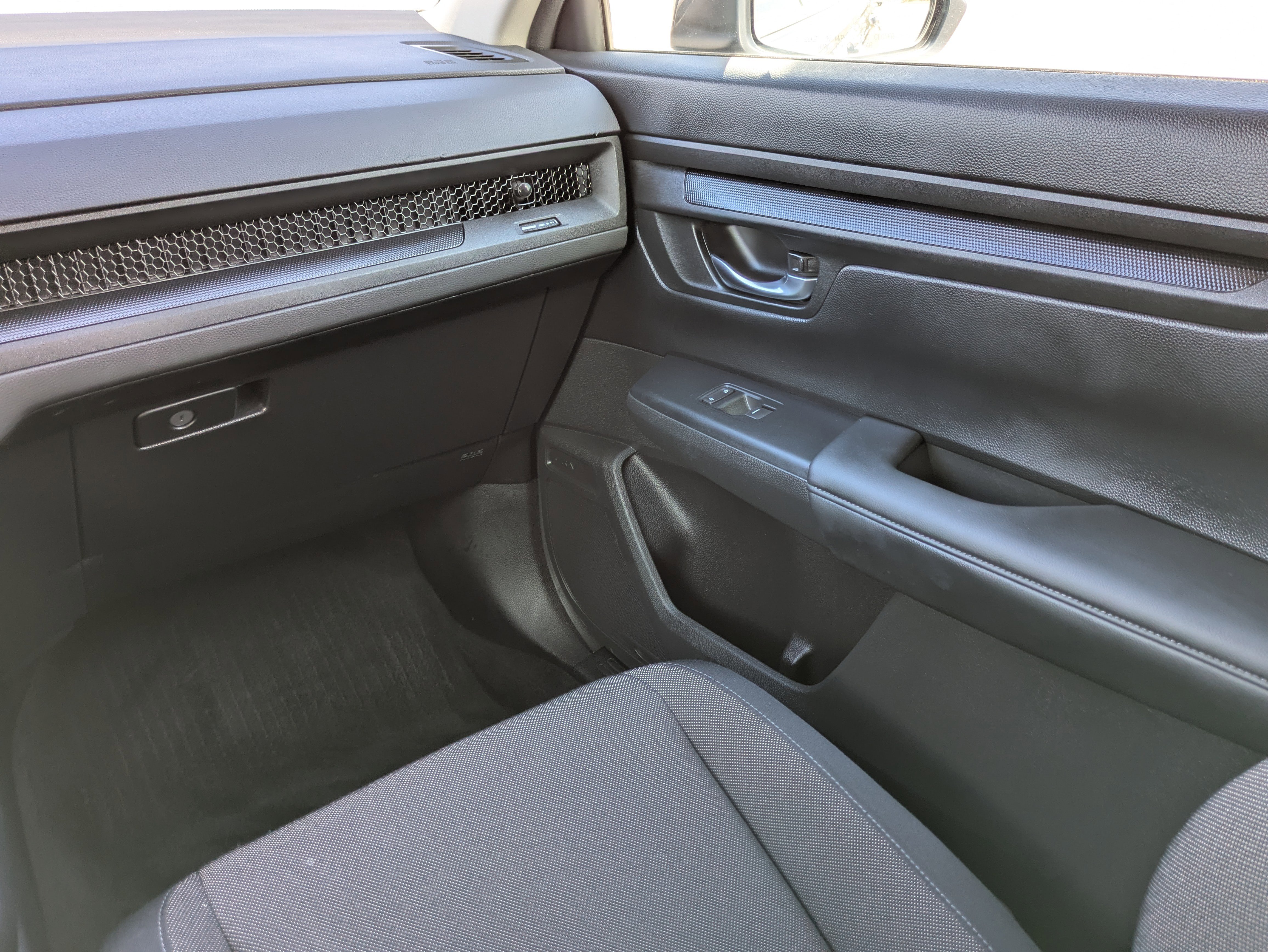 Used 2024 Honda CR-V LX image 18