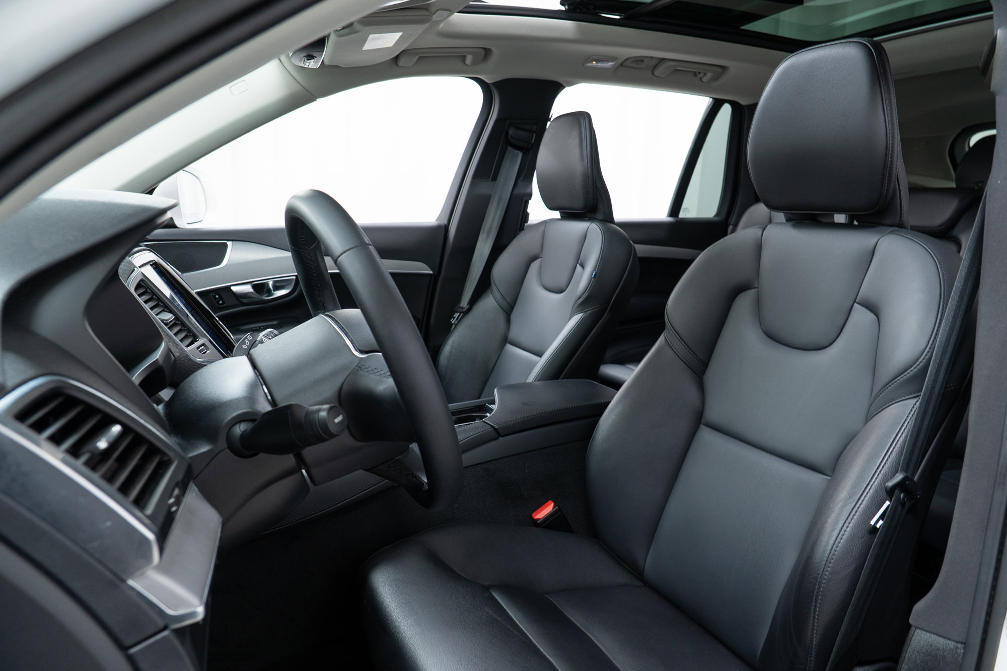 Used 2023 Volvo XC90 B5 Core w/ Protection Package Premier image 13