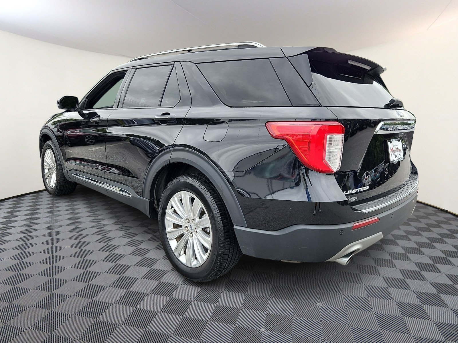 Used 2020 Ford Explorer Limited AWD/4WD image 4
