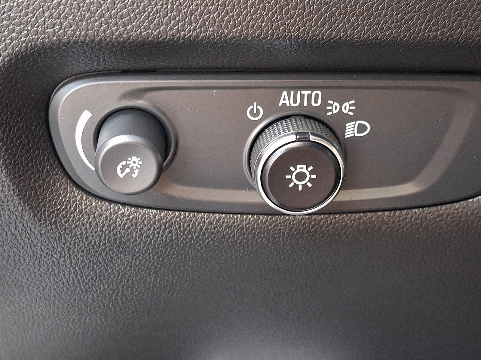 Used 2023 Chevrolet Traverse LT w/ LPO, Floor Liner Package AWD/4WD image 25
