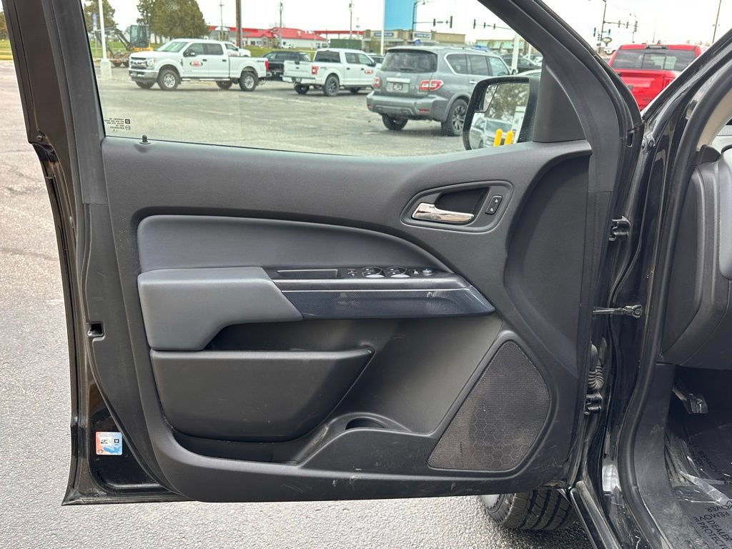 Used 2015 Chevrolet Colorado Z71 AWD/4WD image 15