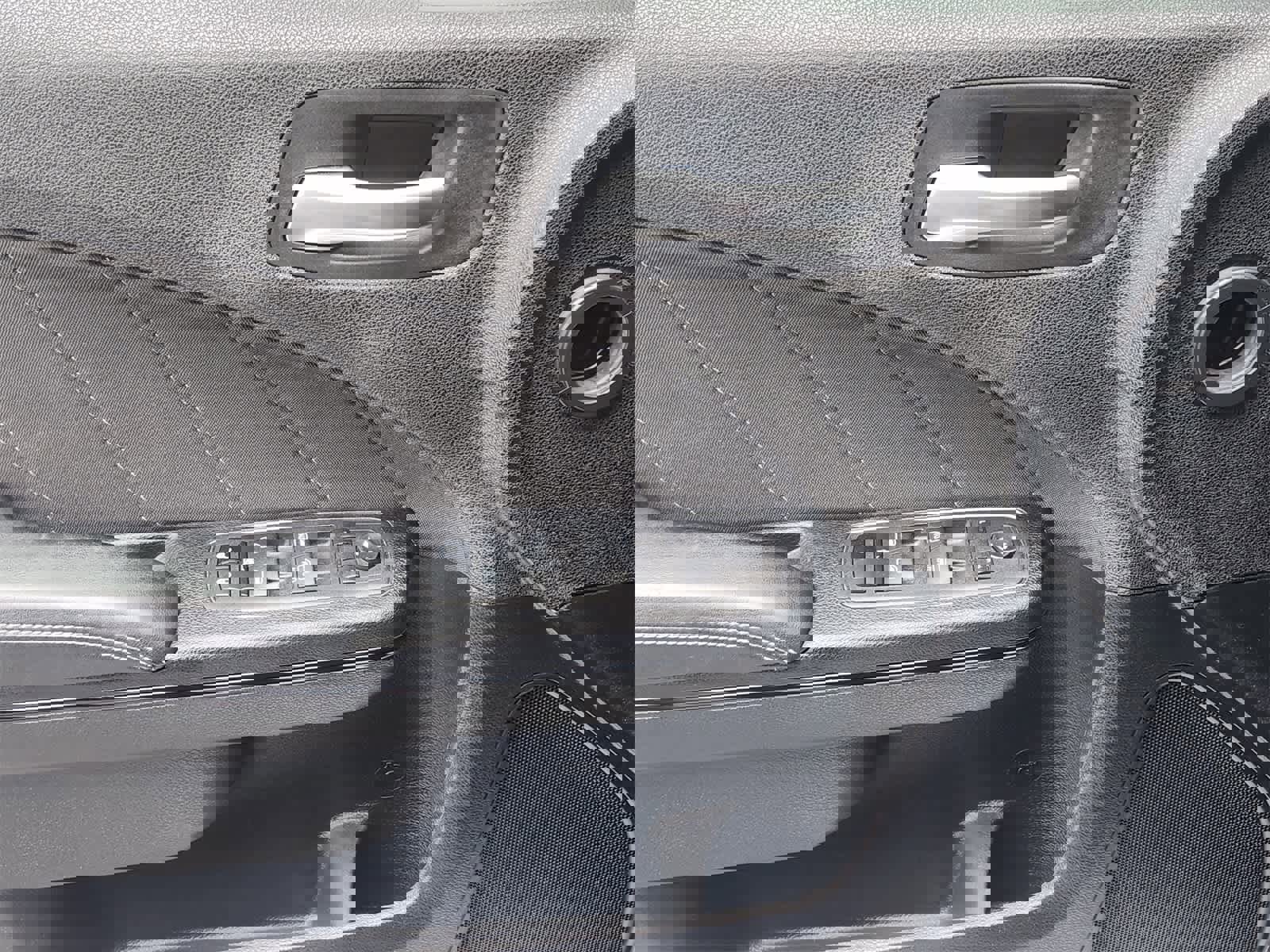 Used 2023 Dodge Charger R/T w/ Blacktop Package image 22