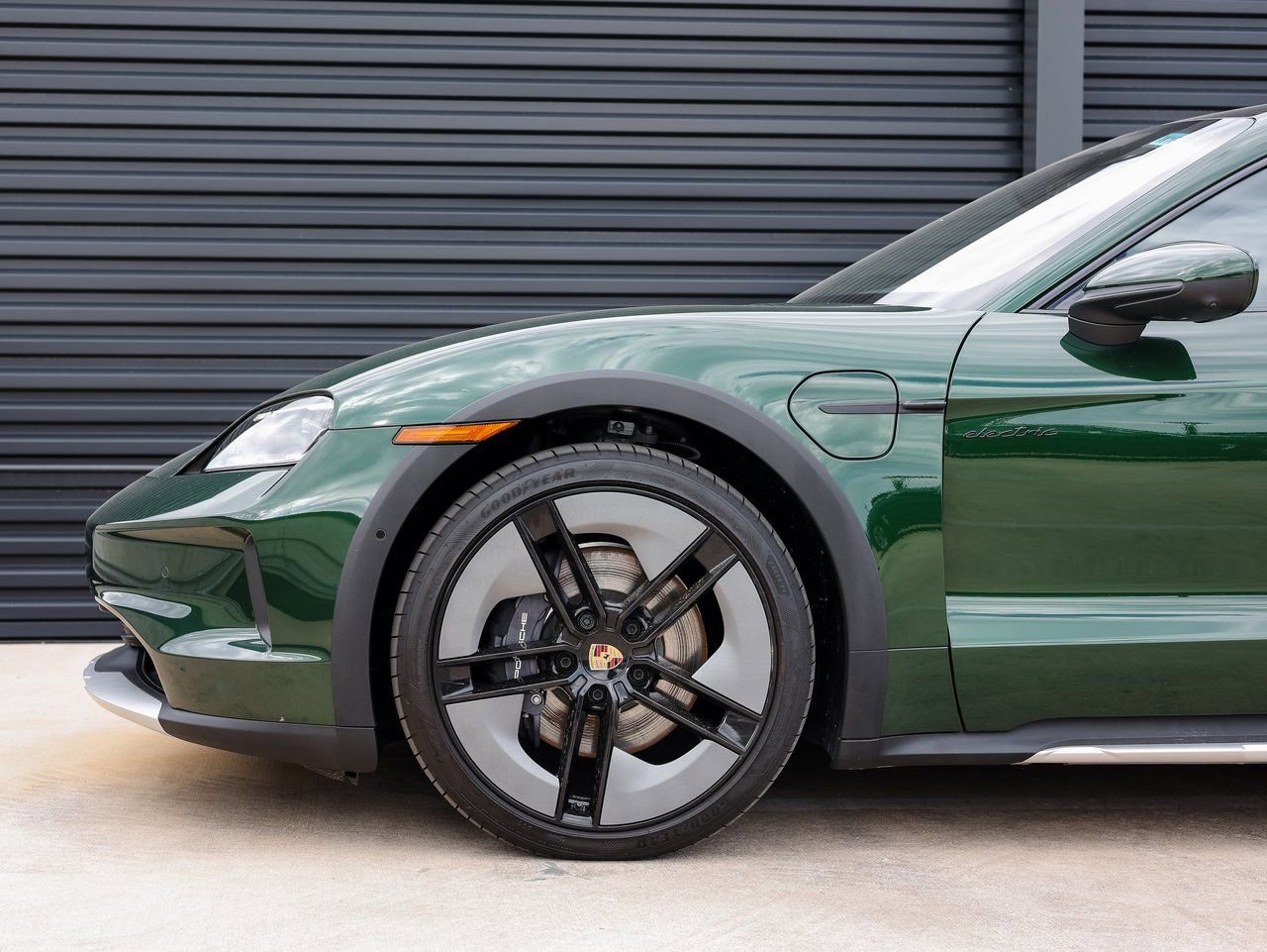 Certified 2025 Porsche Taycan 4 Cross Turismo image 11