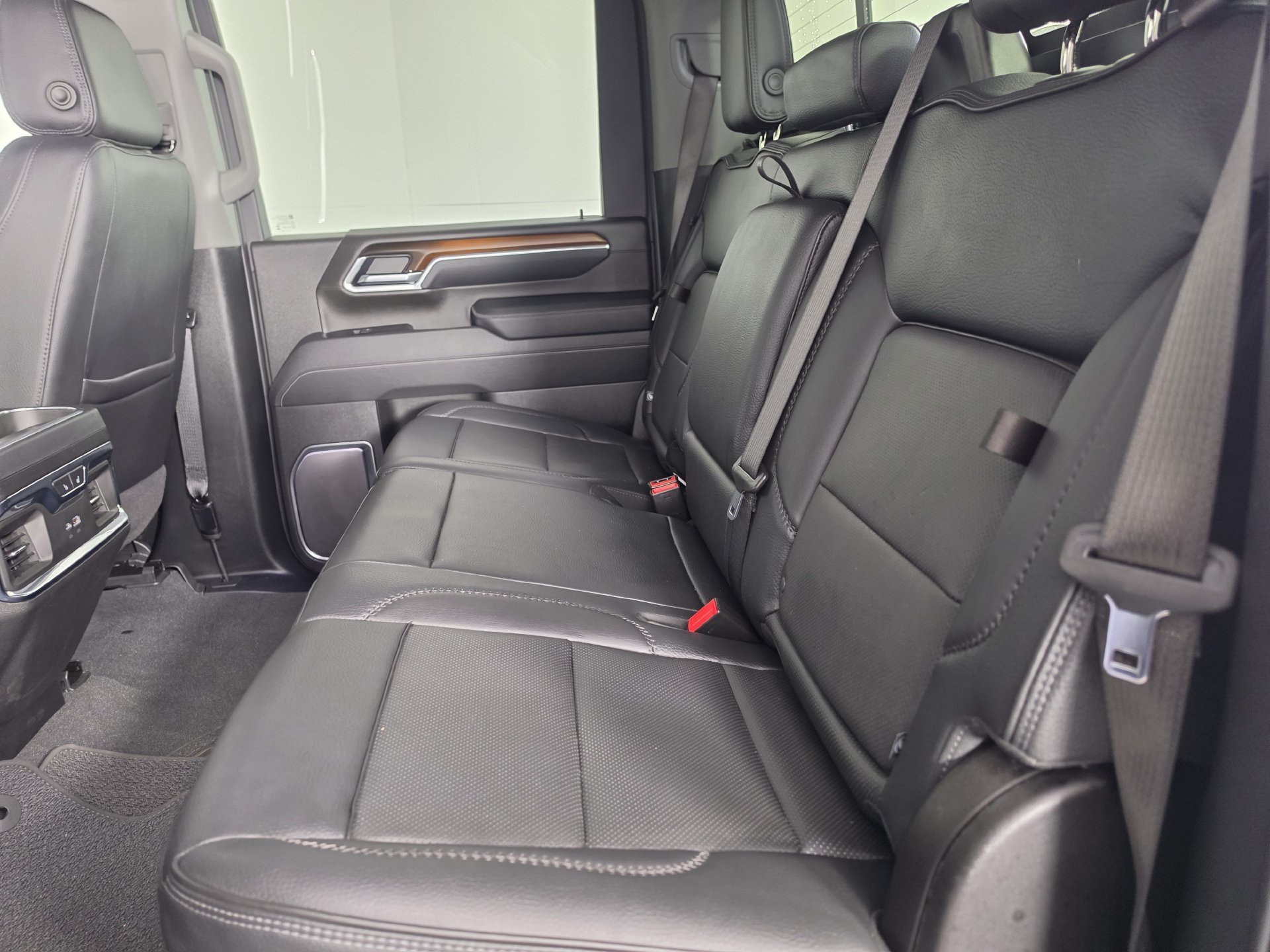 Used 2025 GMC Sierra 2500 Denali w/ Denali Reserve Package AWD/4WD image 25