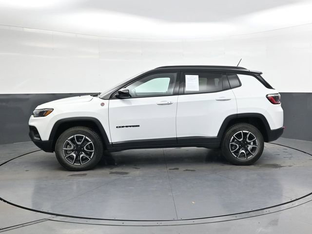Used 2024 Jeep Compass Trailhawk image 7
