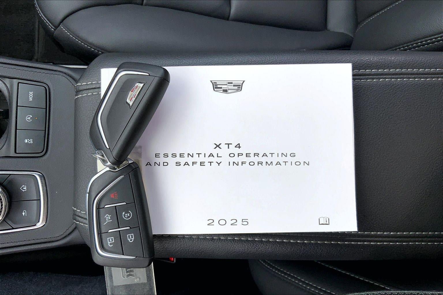 Used 2025 Cadillac XT4 Premium Luxury FWD image 12