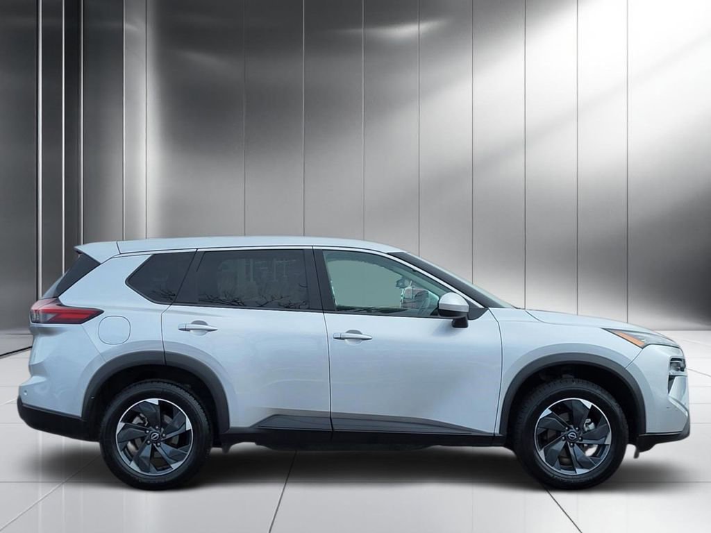 Used 2024 Nissan Rogue SV image 23