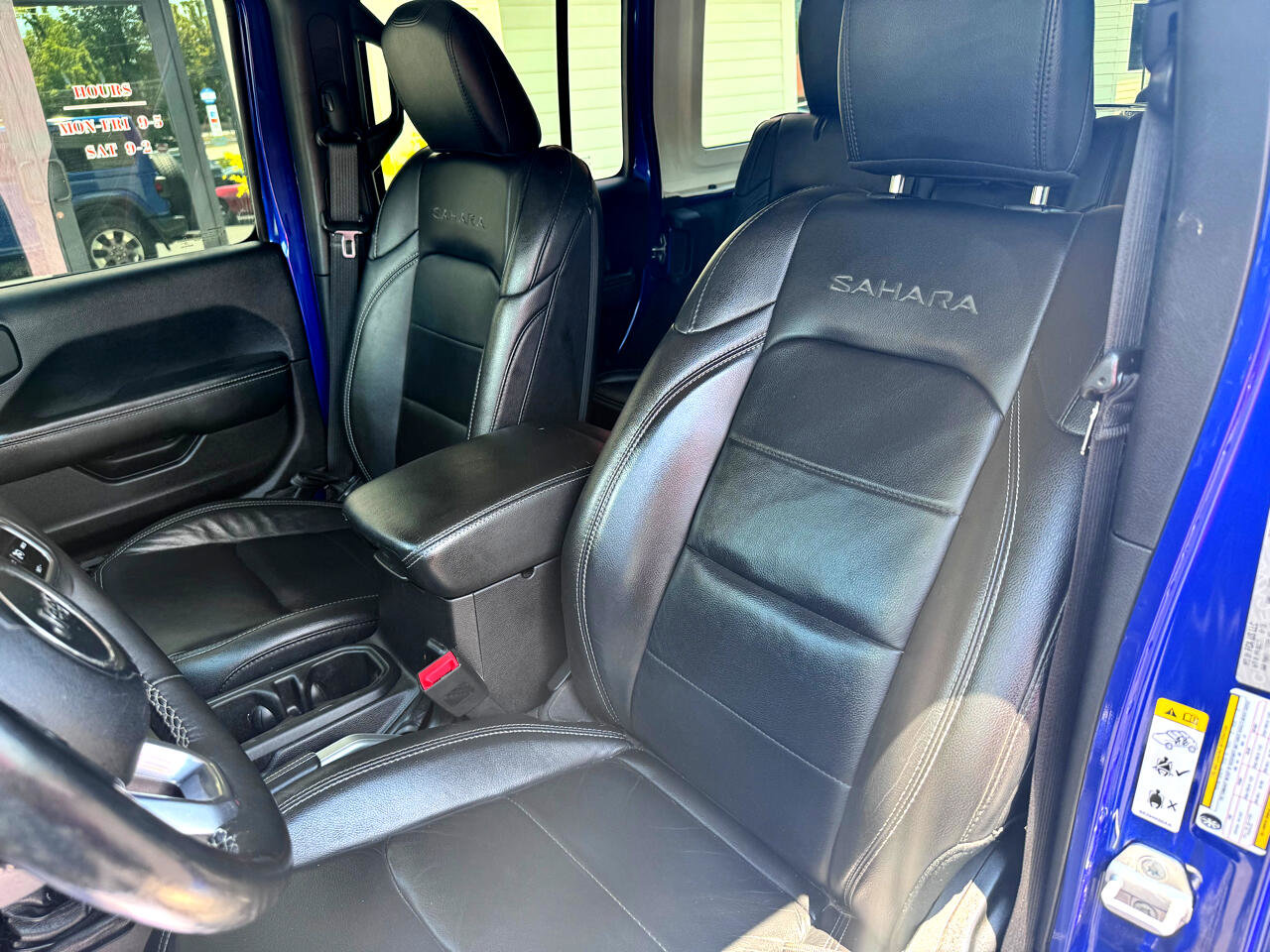 Used 2018 Jeep Wrangler Unlimited Sahara w/ Cold Weather Group image 10