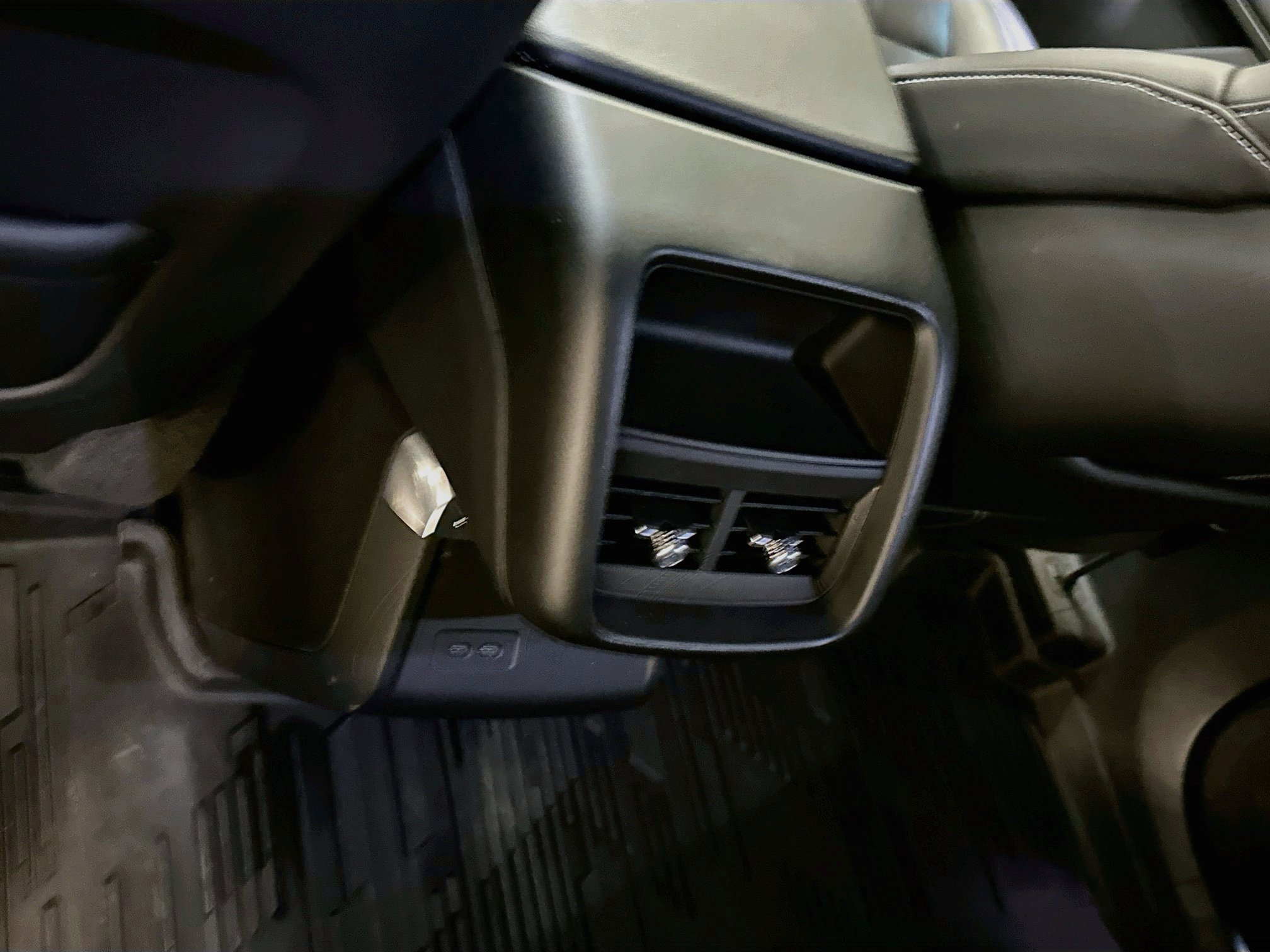 Used 2024 Cadillac Lyriq Luxury w/ LPO, Floor Liner Package AWD/4WD image 29