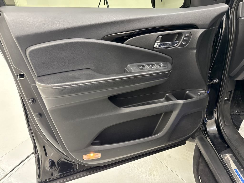 Used 2017 Honda Ridgeline RTL-E image 11