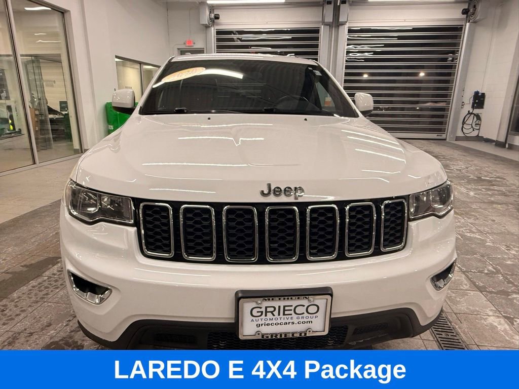 Used 2020 Jeep Grand Cherokee Laredo image 2