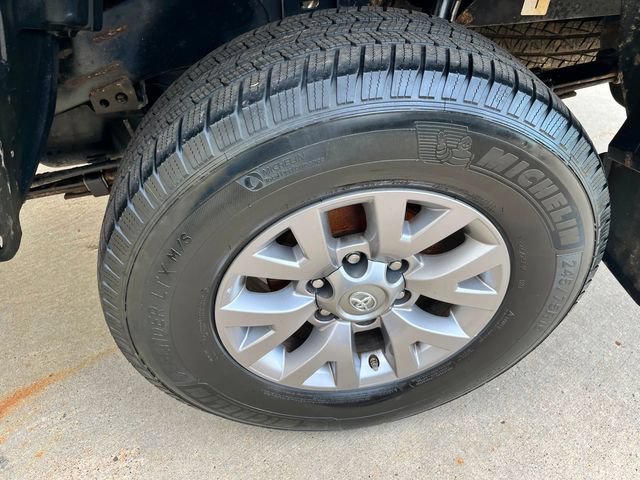 Used 2018 Toyota Tacoma SR5 AWD/4WD image 11
