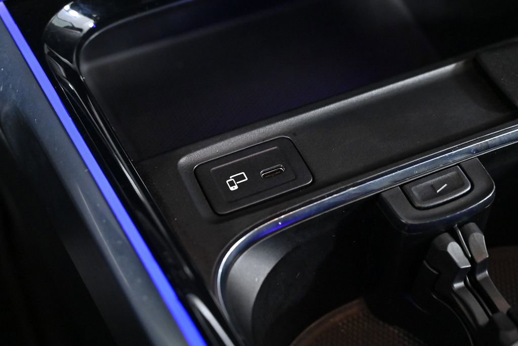 Used 2022 Mercedes-Benz GLB 35 AMG 4MATIC image 24