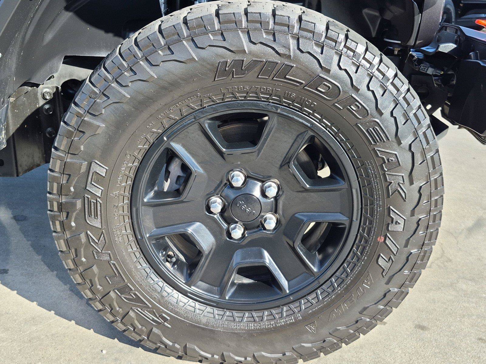 Used 2023 Jeep Gladiator Mojave w/ Trailer Tow Package AWD/4WD image 12