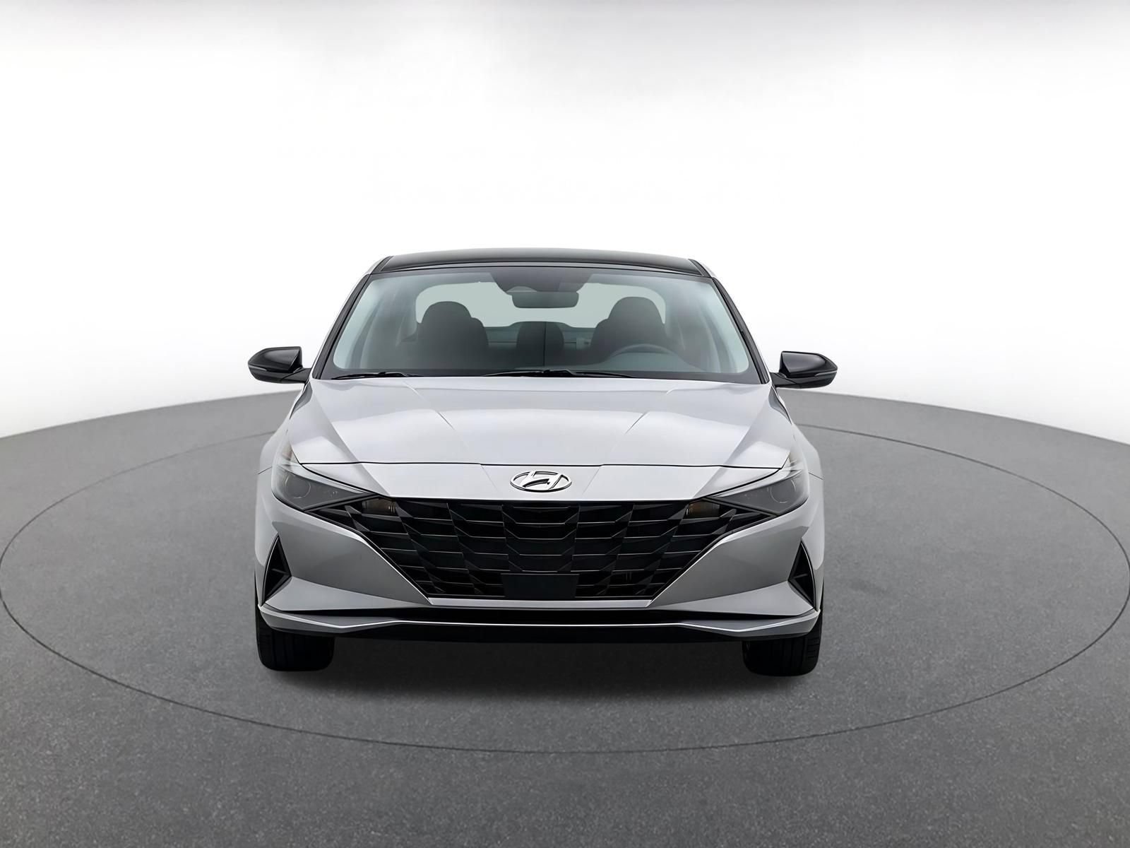Used 2026 Hyundai Elantra Sport FWD image 2