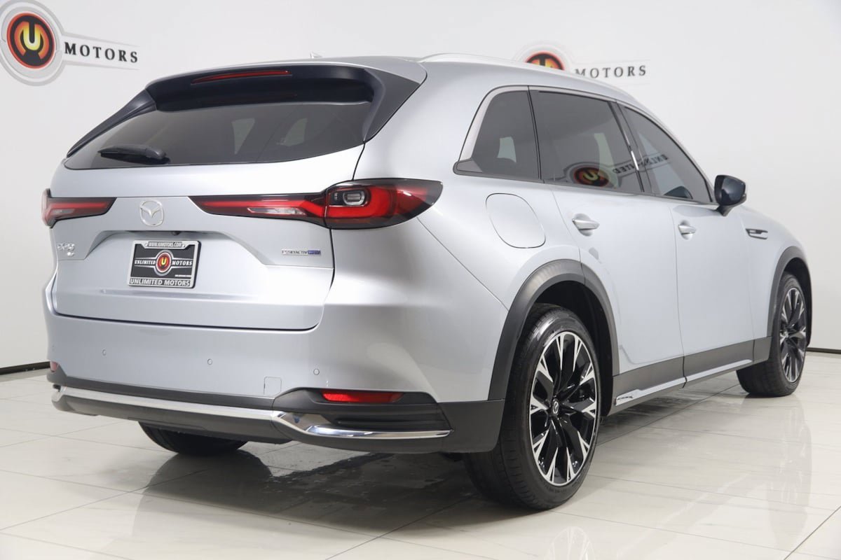 Used 2024 MAZDA CX-90 Plug-In Hybrid w/ Premium Pkg image 3