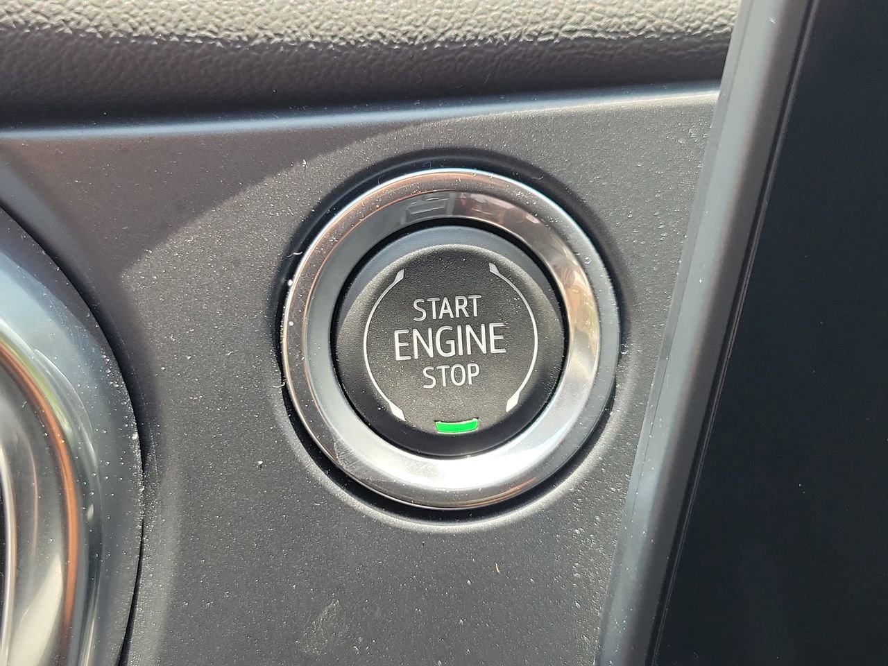 Used 2025 Chevrolet Blazer LT FWD image 28