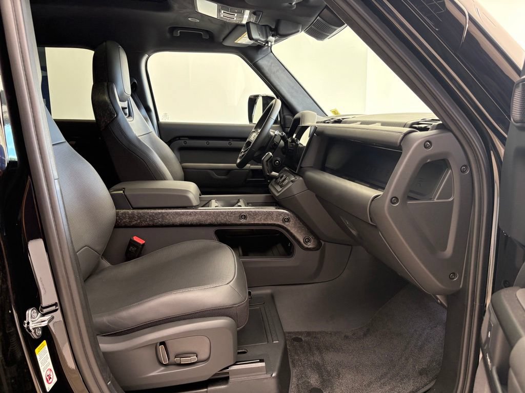 New 2026 Land Rover Defender 110 AWD/4WD image 22