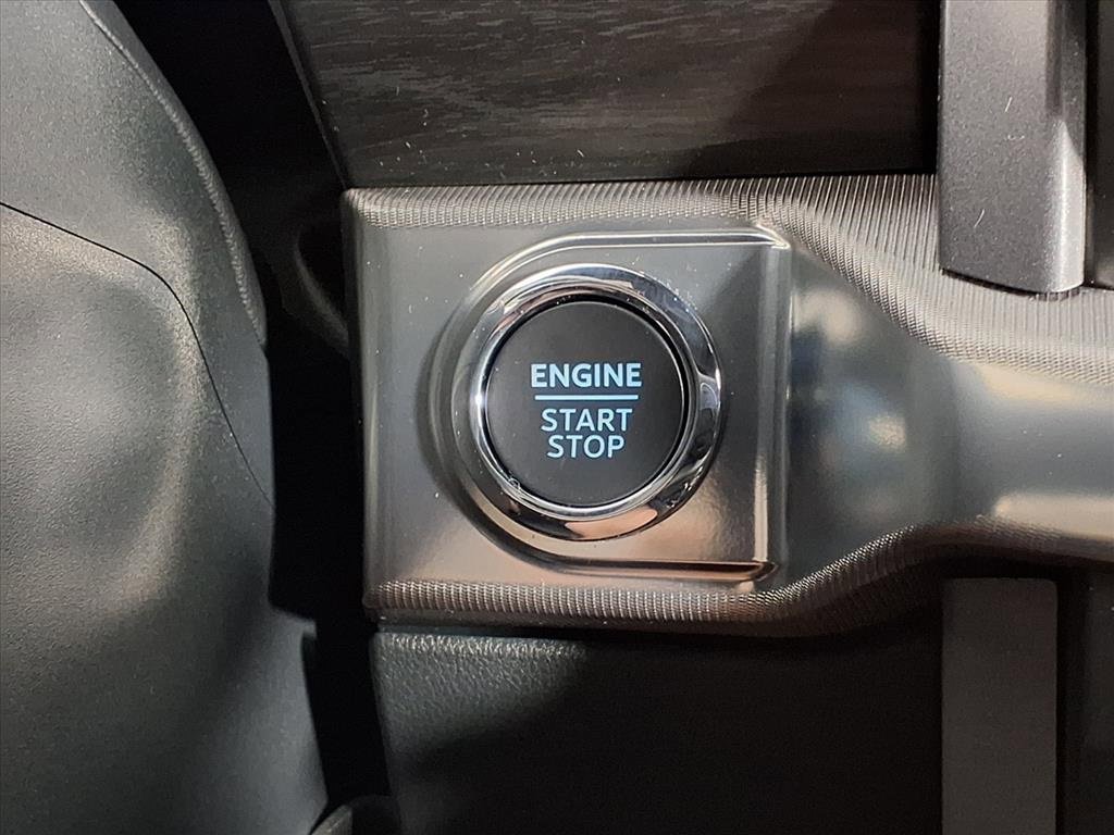 Used 2024 Ford F150 Lariat w/ FX4 Off-Road Package image 12