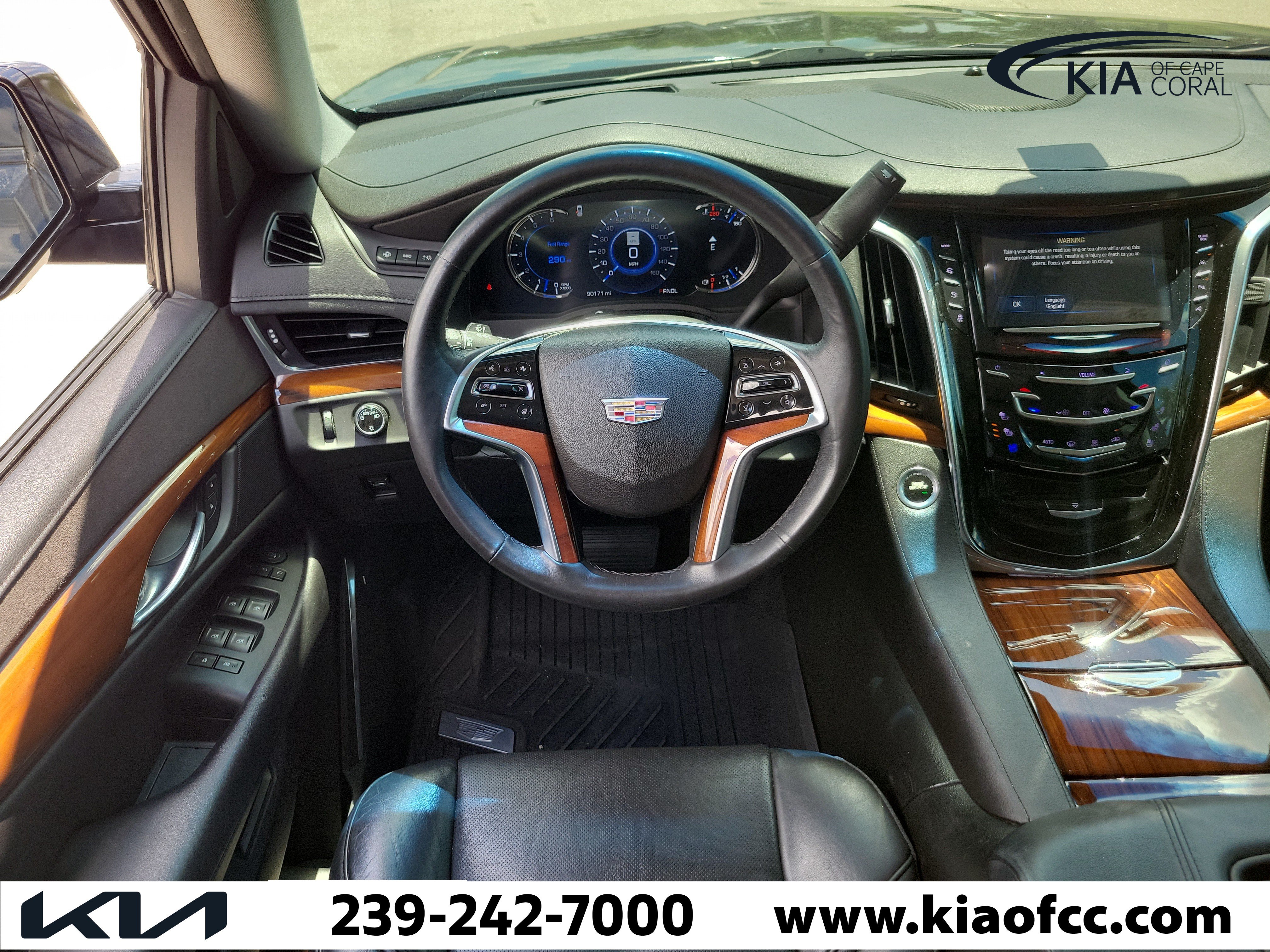 Used 2017 Cadillac Escalade Premium Luxury AWD/4WD image 18