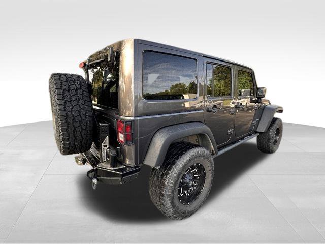 Used 2017 Jeep Wrangler Unlimited Rubicon AWD/4WD image 6