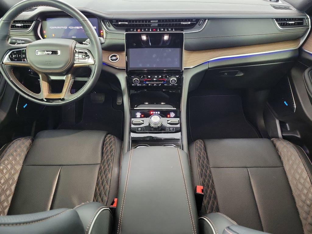 Used 2025 Jeep Grand Cherokee Summit w/ Obsidian Package image 13