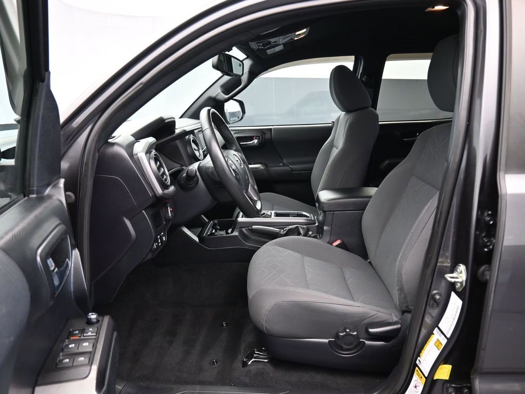 Used 2017 Toyota Tacoma TRD Off-Road image 11