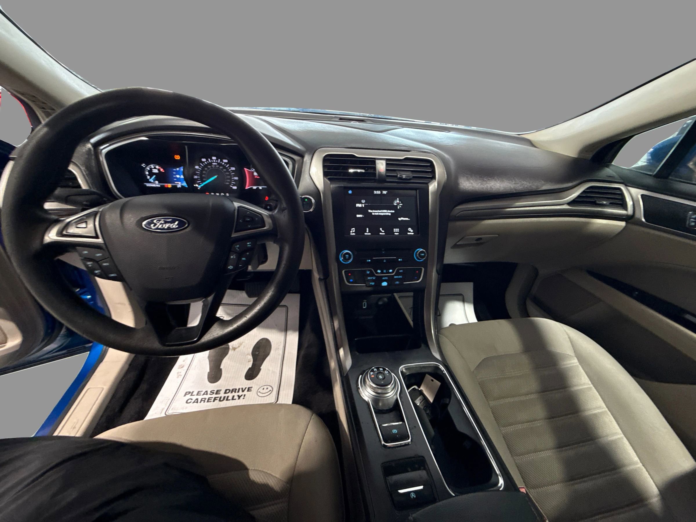 Used 2017 Ford Fusion SE w/ Fusion SE Technology Package image 20